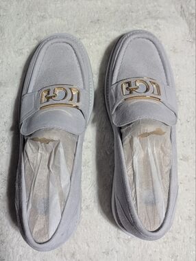 GUESS Shuttle Gray Suede Loafers Gold Logo Slip On Women’s 7.5M NIB
